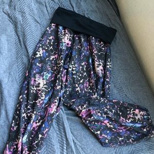 Lululemon rare breathable hot yoga capri